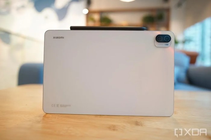 Xiaomi Pad 5 vs Samsung Galaxy Tab S8 mana yang lebih bagus untuk menonton film